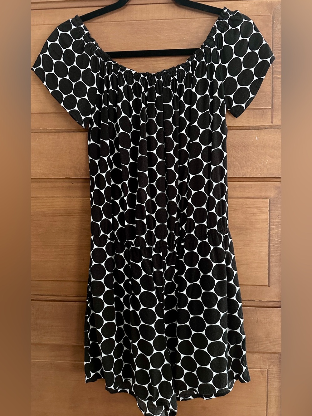 escapada living Black and White Polka Dot Romper!  Sz M!  So cute!  Stretchy!